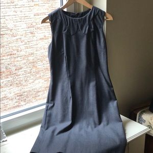 Grey wool J McLaughlin sleeveless dress, Peter pan